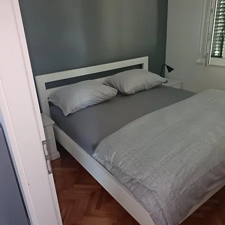 Mira * Drniš